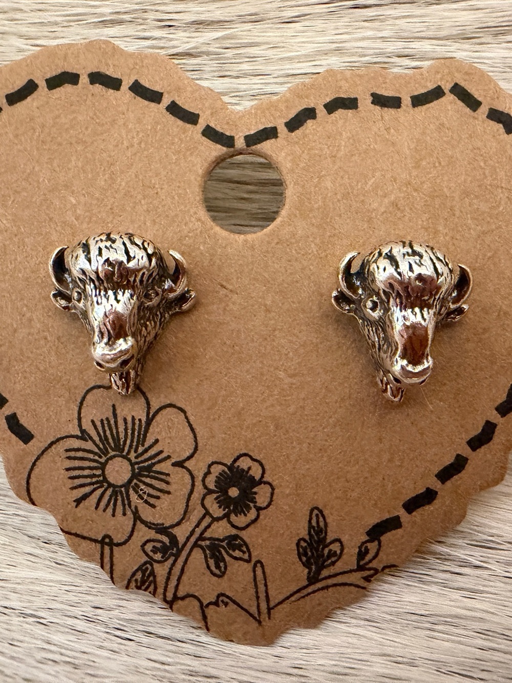 ❤️ Buffalo Bison Head Sterling Silver Western Ethnic Stud Earrings USA